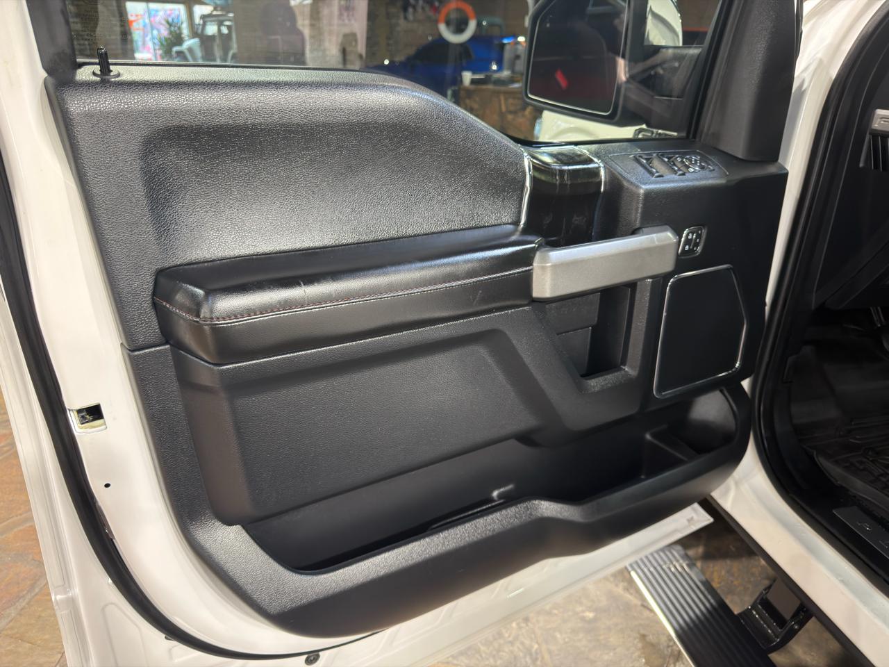 Ford F-150 Platinum 4WD SuperCrew 5.5' Box 2018