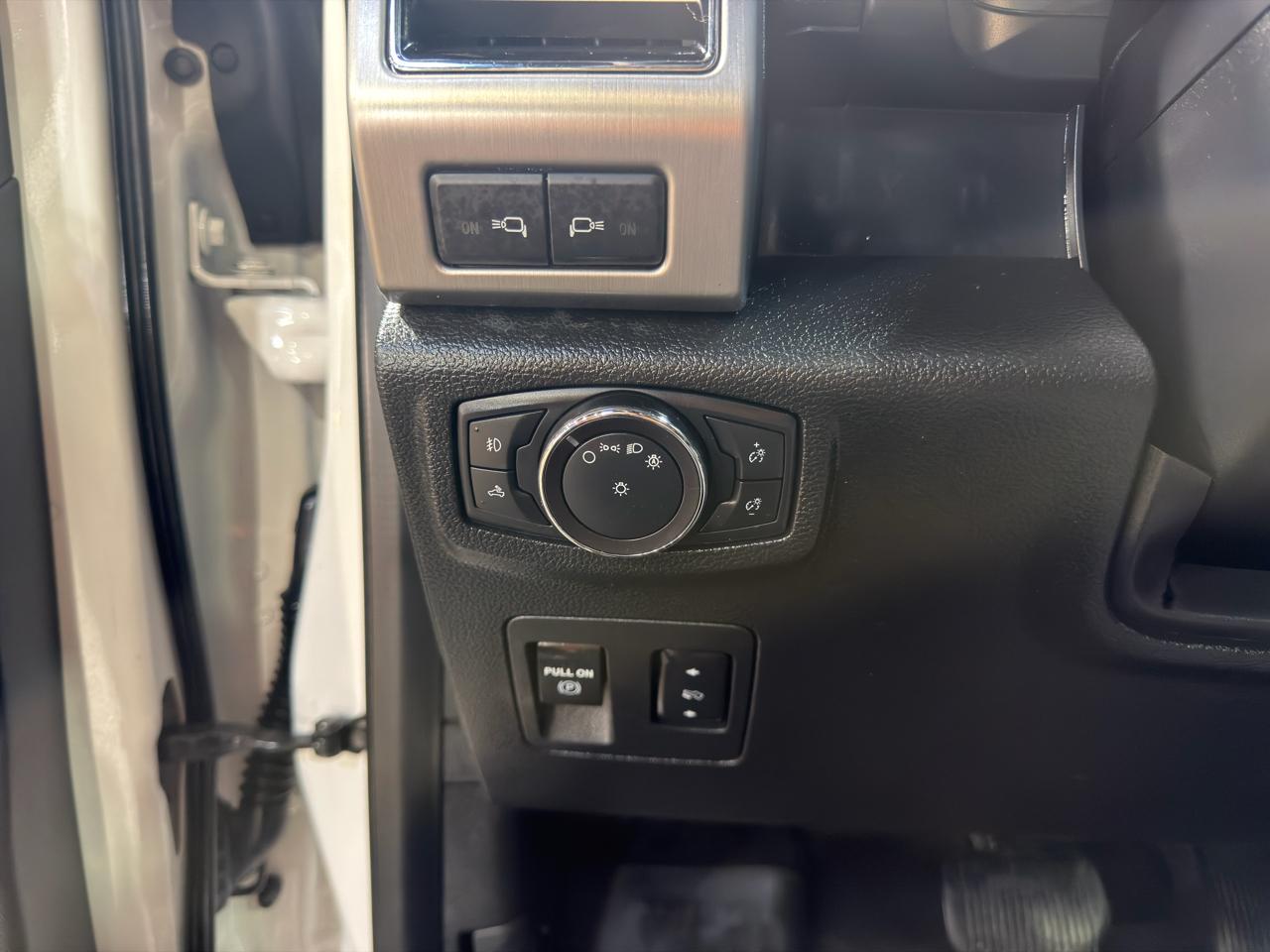 Ford F-150 Platinum 4WD SuperCrew 5.5' Box 2018