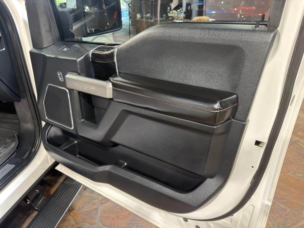 Ford F-150 Platinum 4WD SuperCrew 5.5' Box 2018