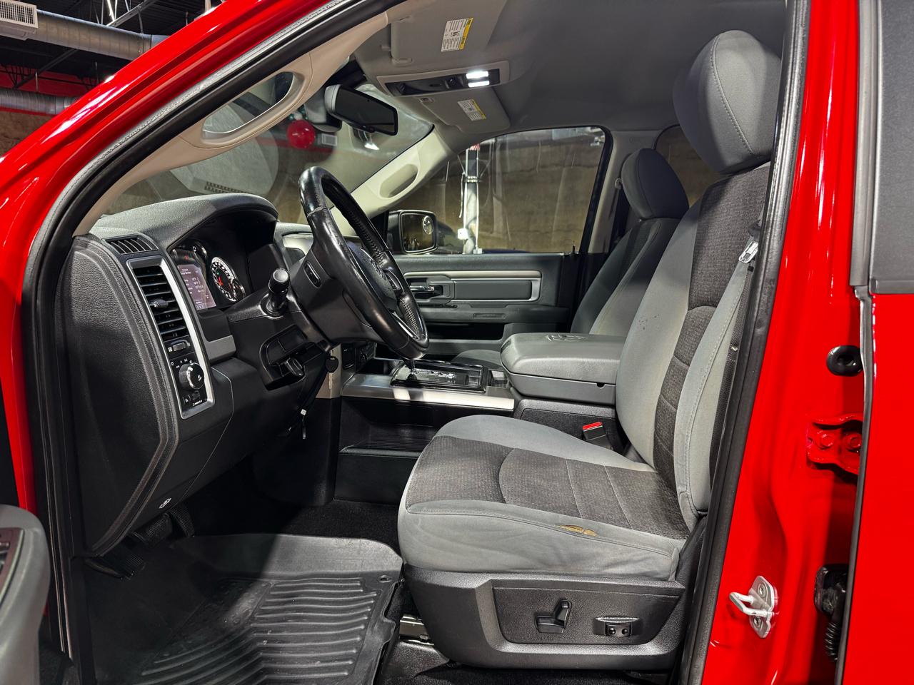 RAM 1500 4WD Crew Cab 140.5" Big Horn 2013