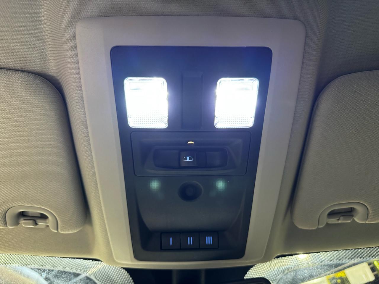 RAM 1500 4WD Crew Cab 140.5" Big Horn 2013