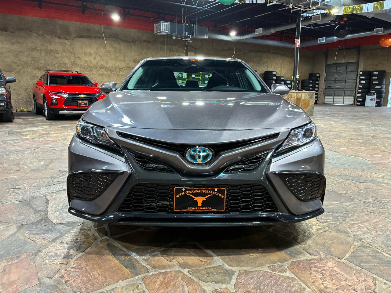 Toyota Camry SE Auto (Natl) 2022
