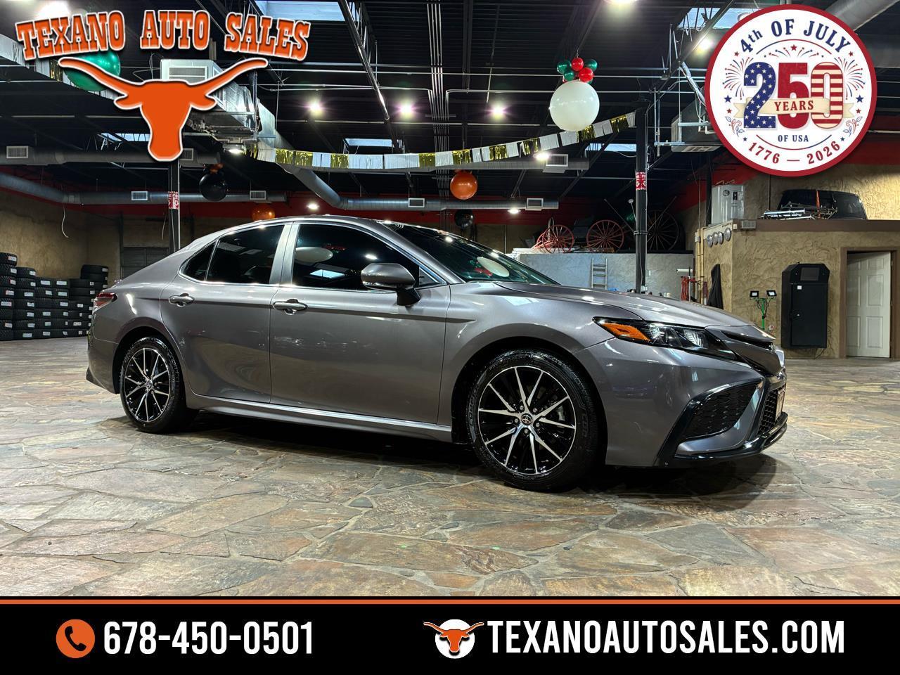 Toyota Camry SE Auto (Natl) 2022