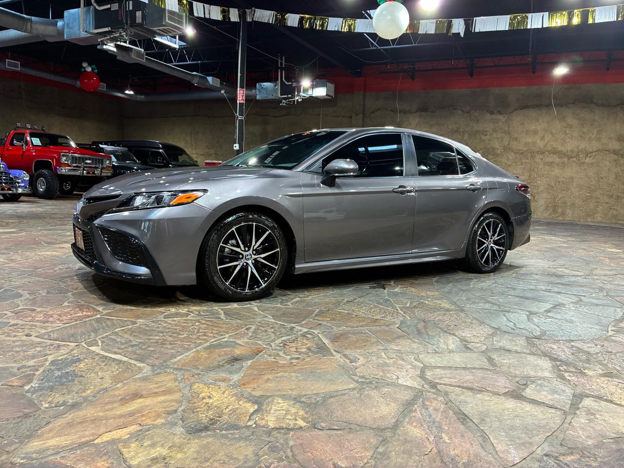 Toyota Camry SE Auto (Natl) 2022