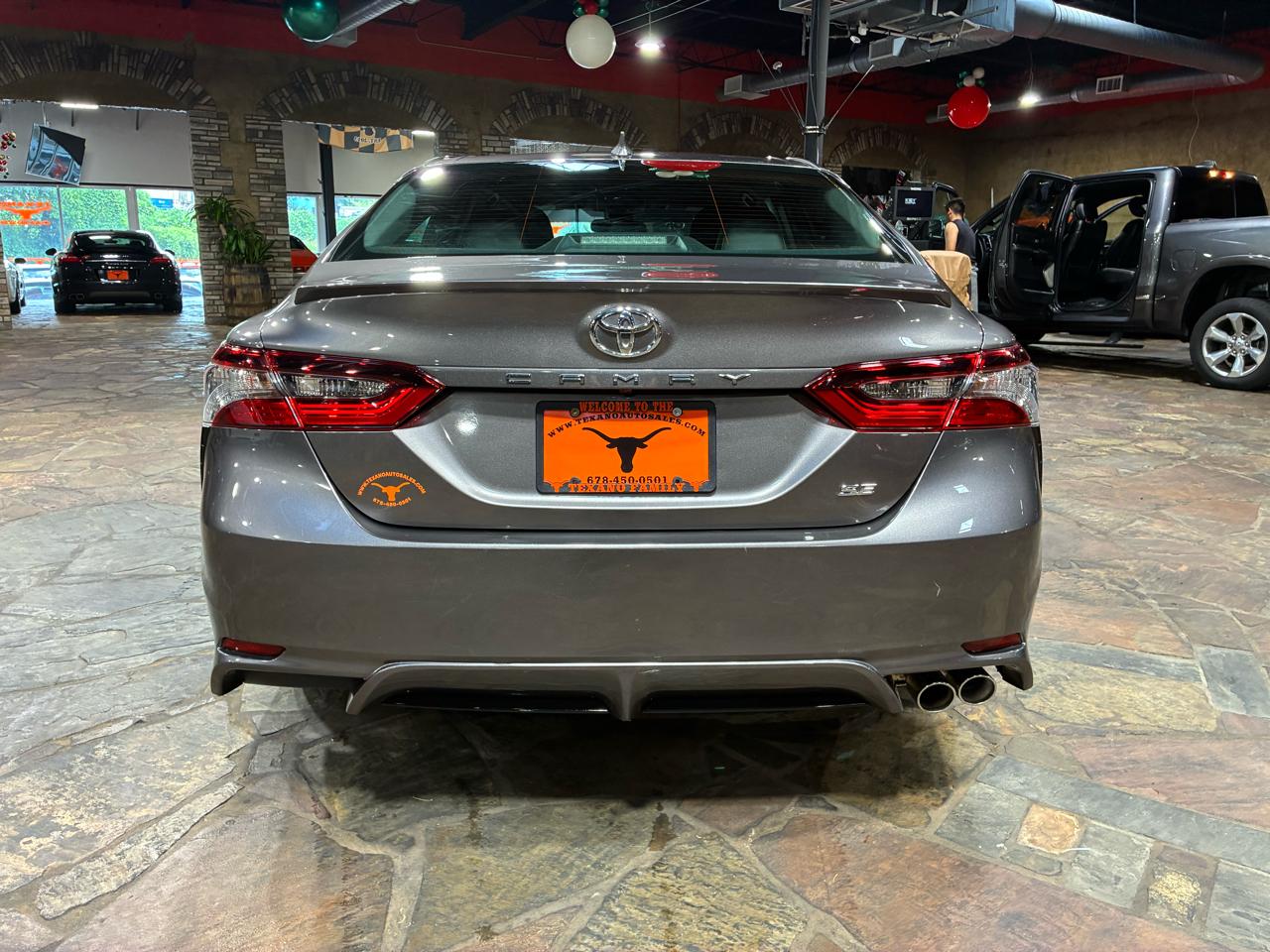 Toyota Camry SE Auto (Natl) 2022