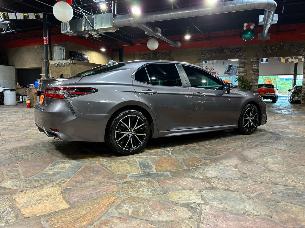 Toyota Camry SE Auto (Natl) 2022