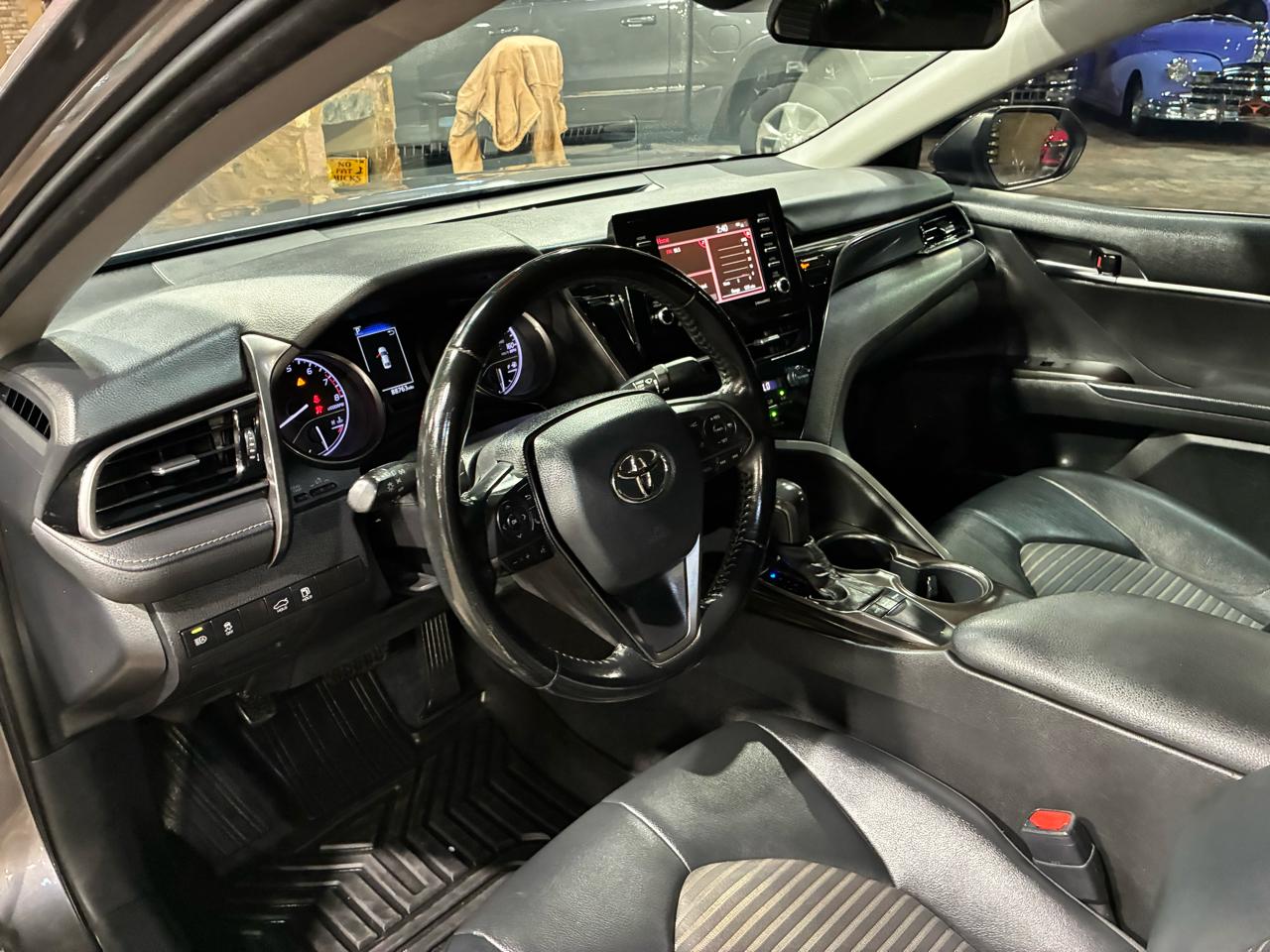 Toyota Camry SE Auto (Natl) 2022