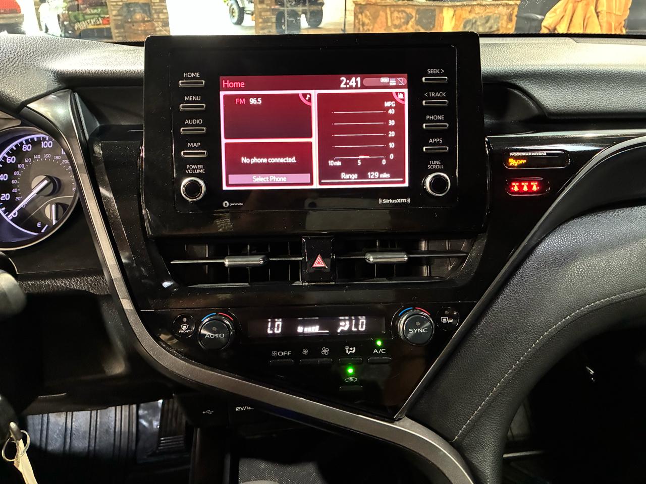 Toyota Camry SE Auto (Natl) 2022