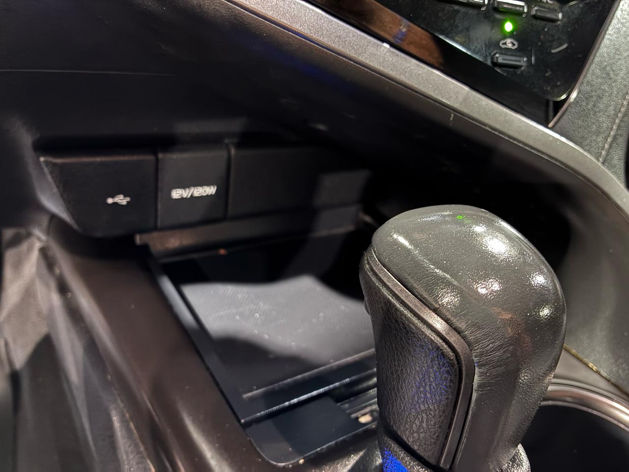 Toyota Camry SE Auto (Natl) 2022
