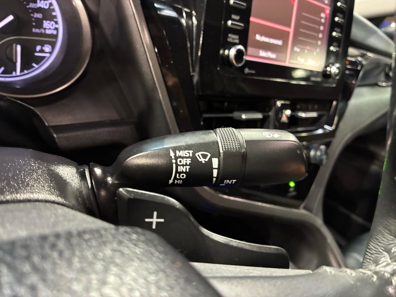 Toyota Camry SE Auto (Natl) 2022
