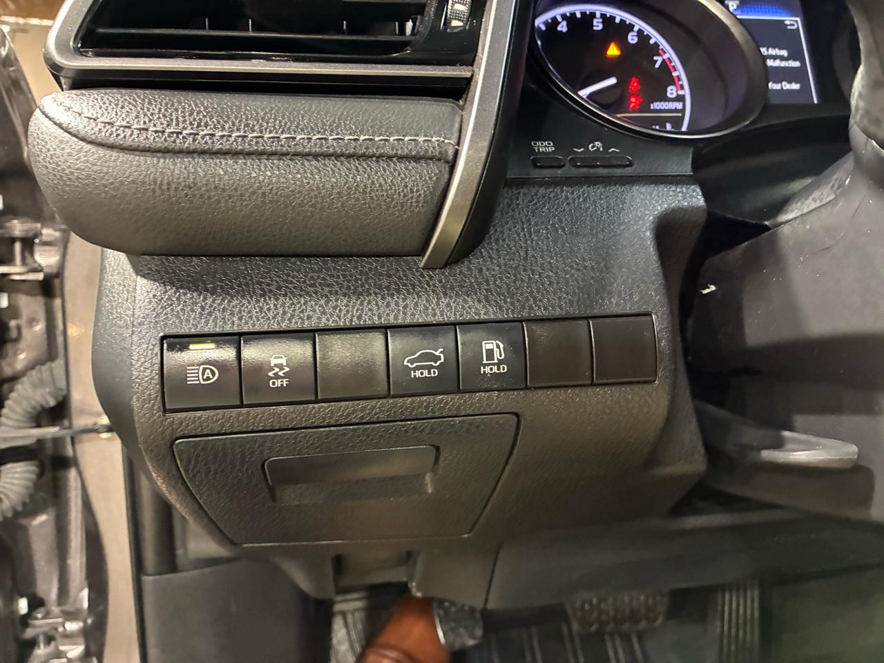 Toyota Camry SE Auto (Natl) 2022