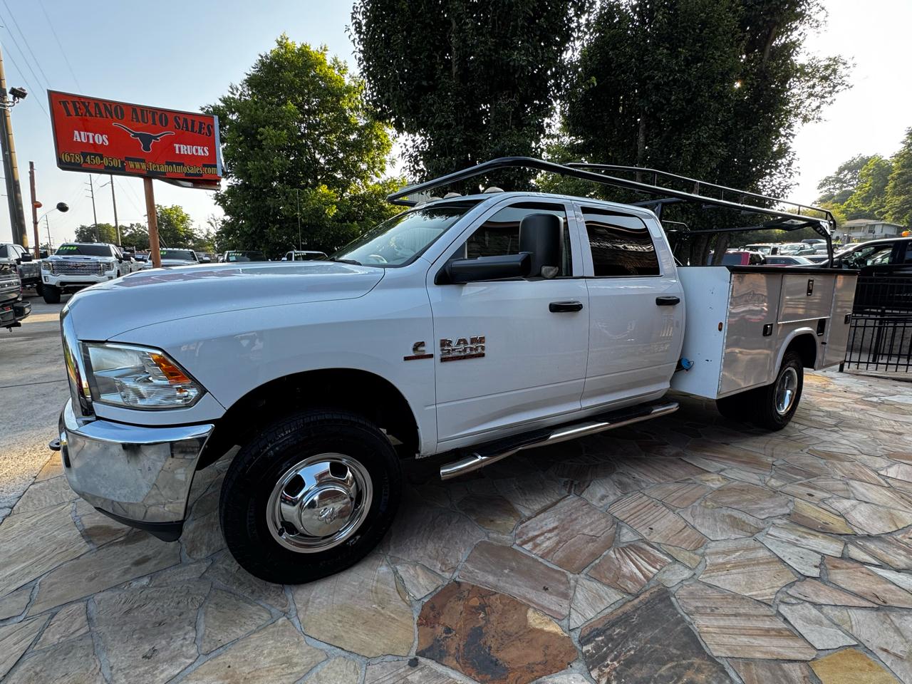 RAM 3500 Chassis Cab Tradesman 2WD Crew Cab 60" CA 172.4" WB 2018