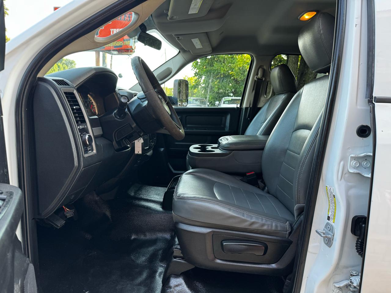 RAM 3500 Chassis Cab Tradesman 2WD Crew Cab 60" CA 172.4" WB 2018
