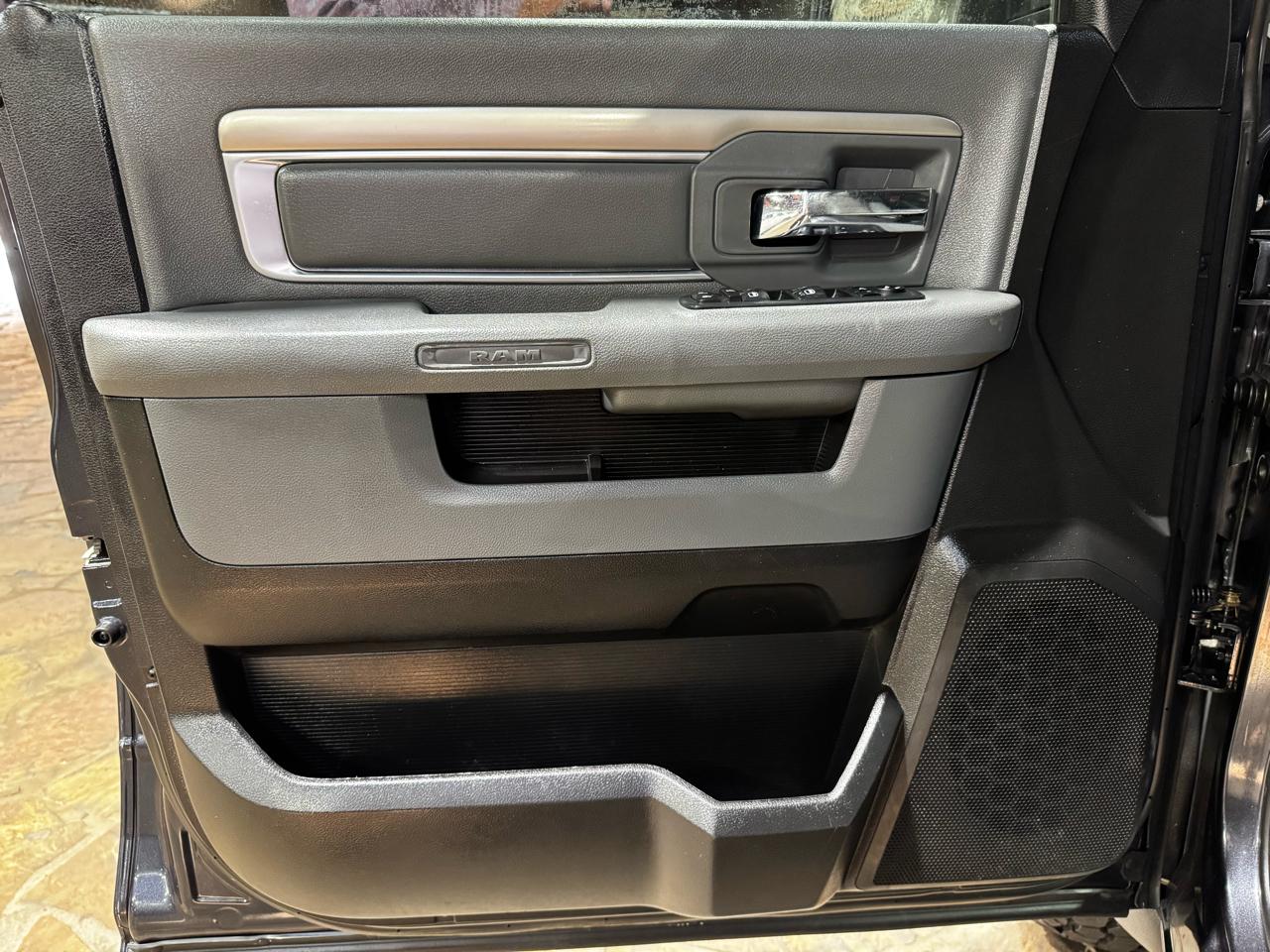 RAM 1500 4WD Quad Cab 140.5" Big Horn 2013