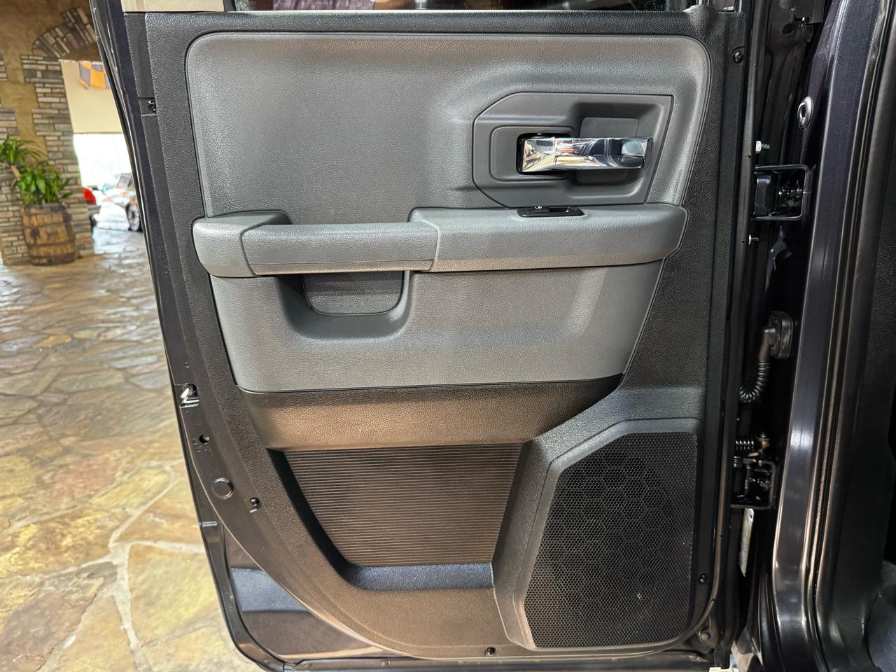 RAM 1500 4WD Quad Cab 140.5" Big Horn 2013