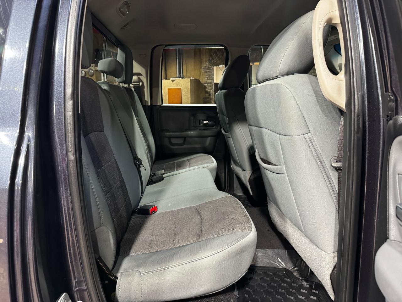 RAM 1500 4WD Quad Cab 140.5" Big Horn 2013