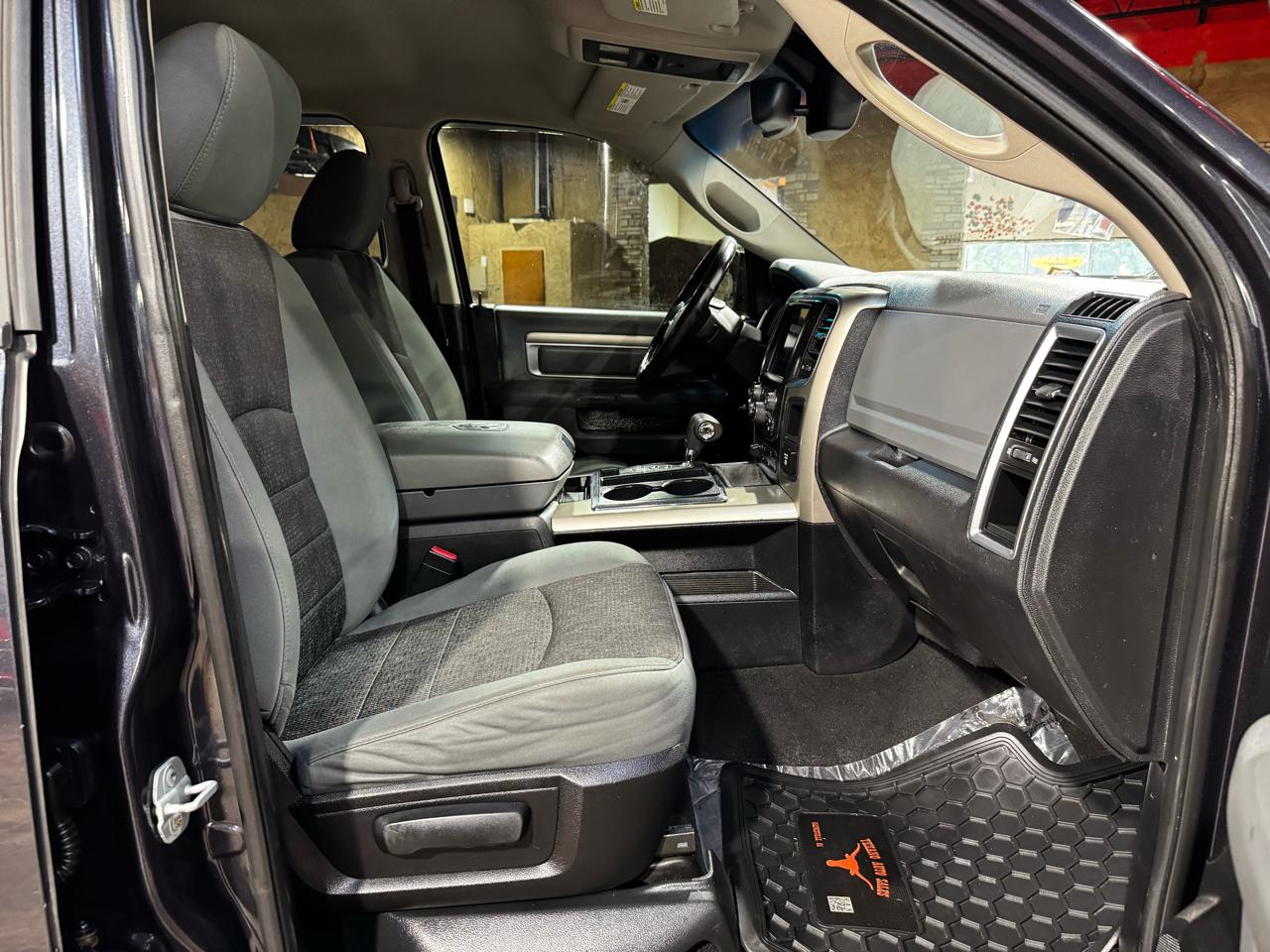 RAM 1500 4WD Quad Cab 140.5" Big Horn 2013