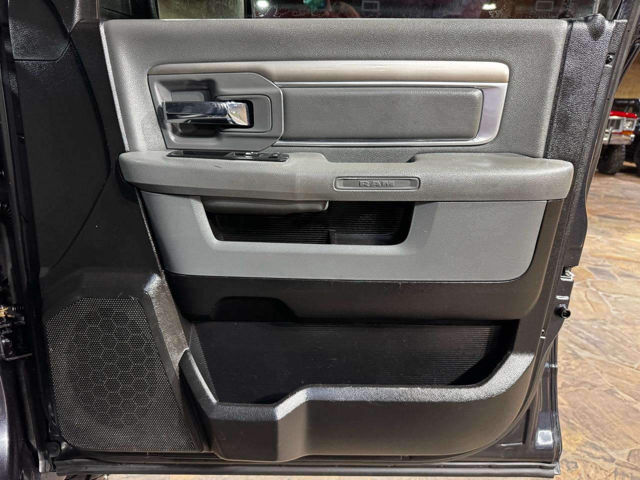 RAM 1500 4WD Quad Cab 140.5" Big Horn 2013