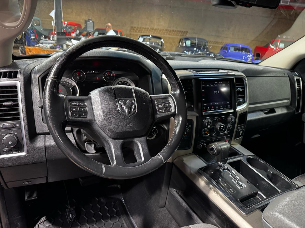 RAM 1500 4WD Quad Cab 140.5" Big Horn 2013