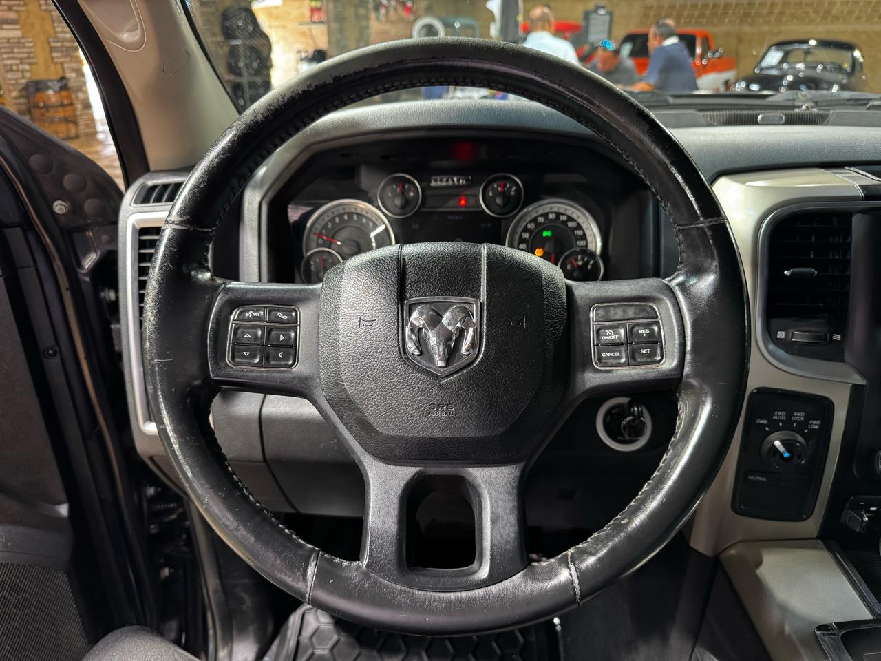 RAM 1500 4WD Quad Cab 140.5" Big Horn 2013