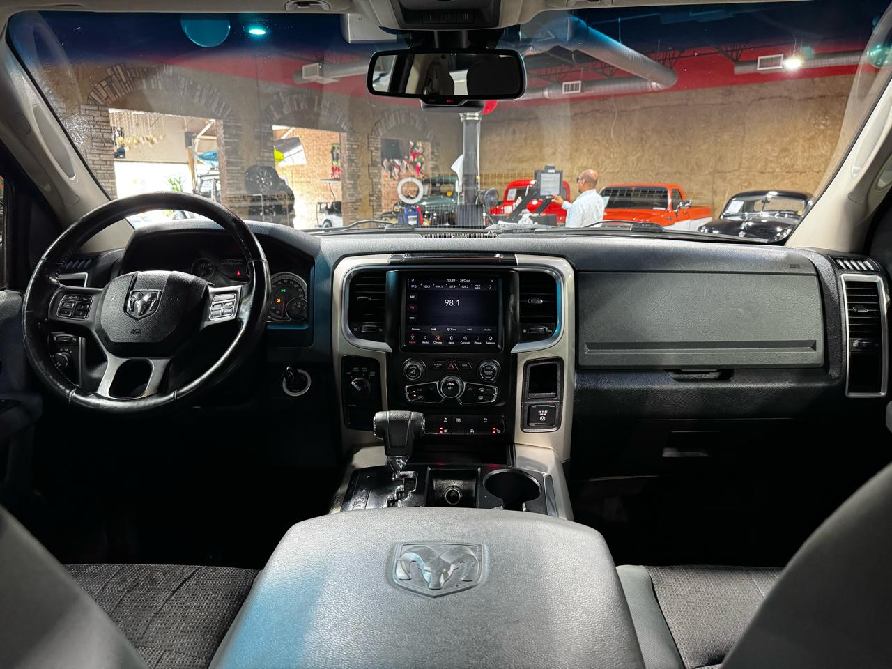 RAM 1500 4WD Quad Cab 140.5" Big Horn 2013