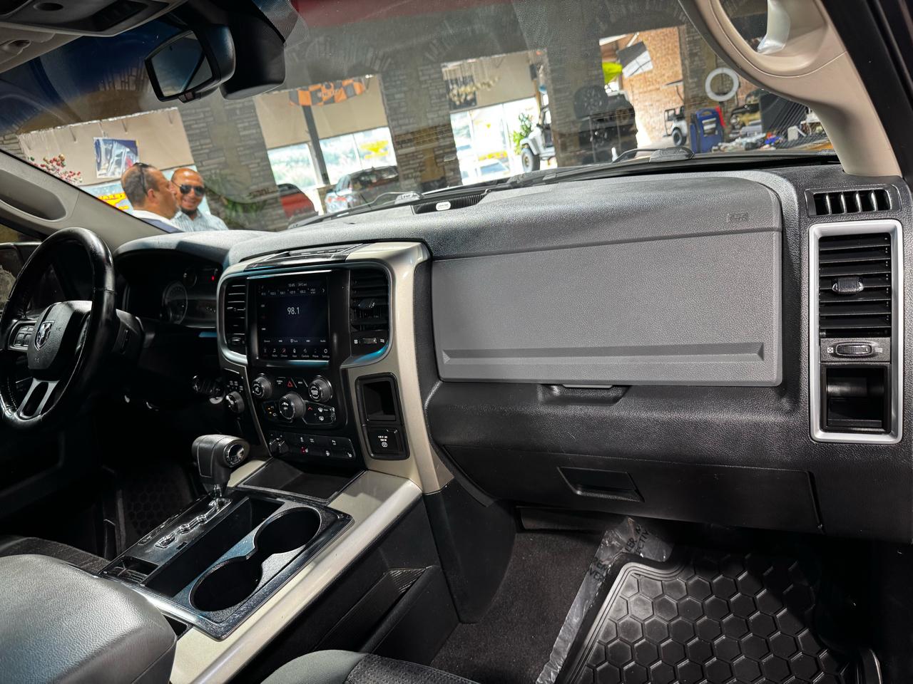 RAM 1500 4WD Quad Cab 140.5" Big Horn 2013