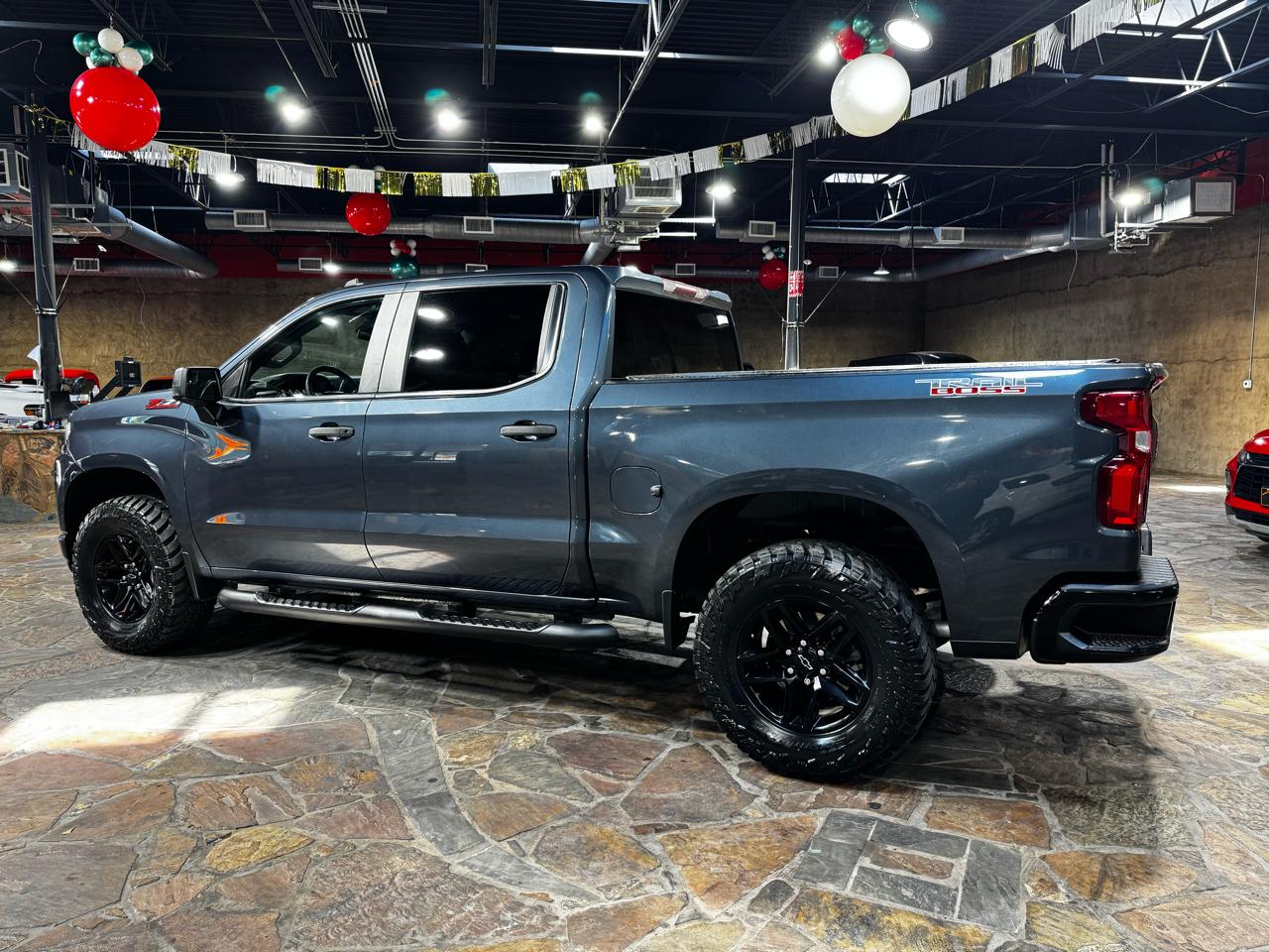 Chevrolet Silverado 1500 4WD Crew Cab 147" Custom Trail Boss 2021