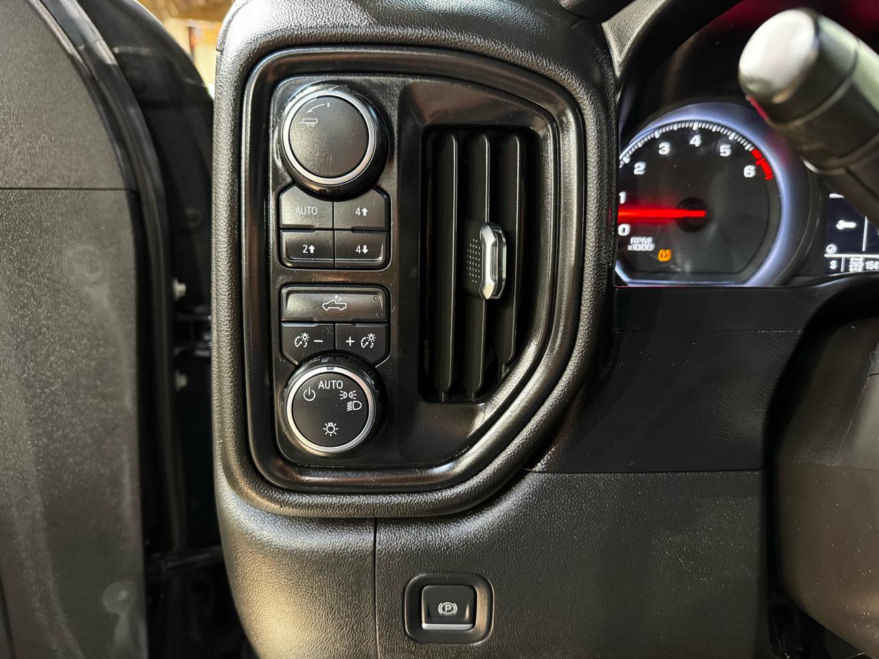 Chevrolet Silverado 1500 4WD Crew Cab 147" Custom Trail Boss 2021