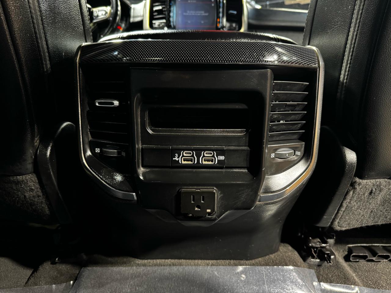 RAM 1500 4WD Crew Cab 140.5" Rebel 2020
