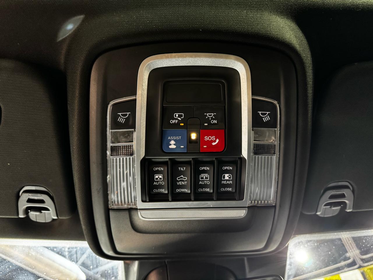 RAM 1500 4WD Crew Cab 140.5" Rebel 2020