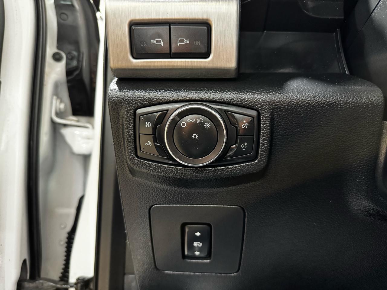 Ford F-150 4WD SuperCrew 145" Platinum 2016
