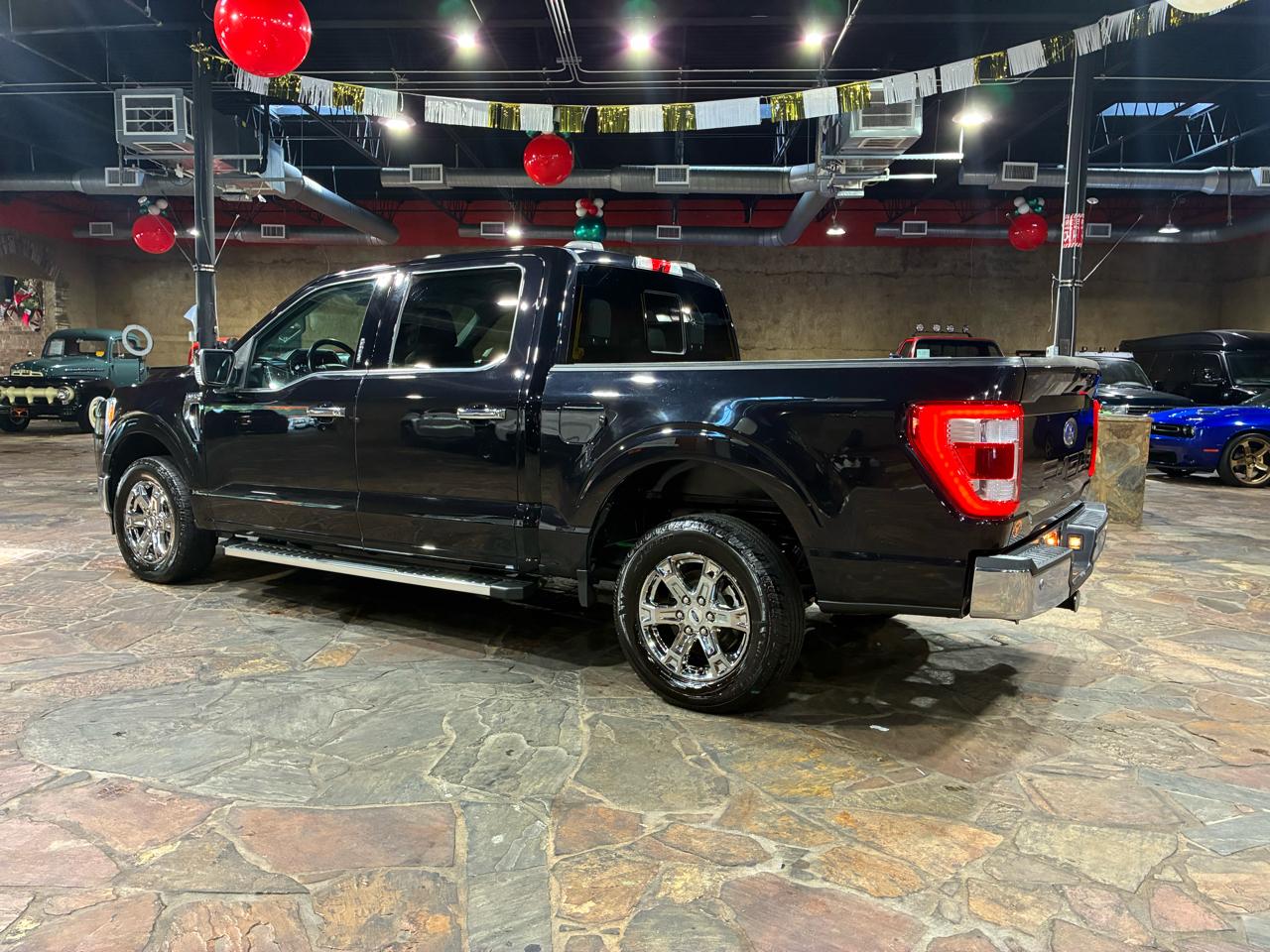 Ford F-150 2WD Supercab 133" Lariat 2022