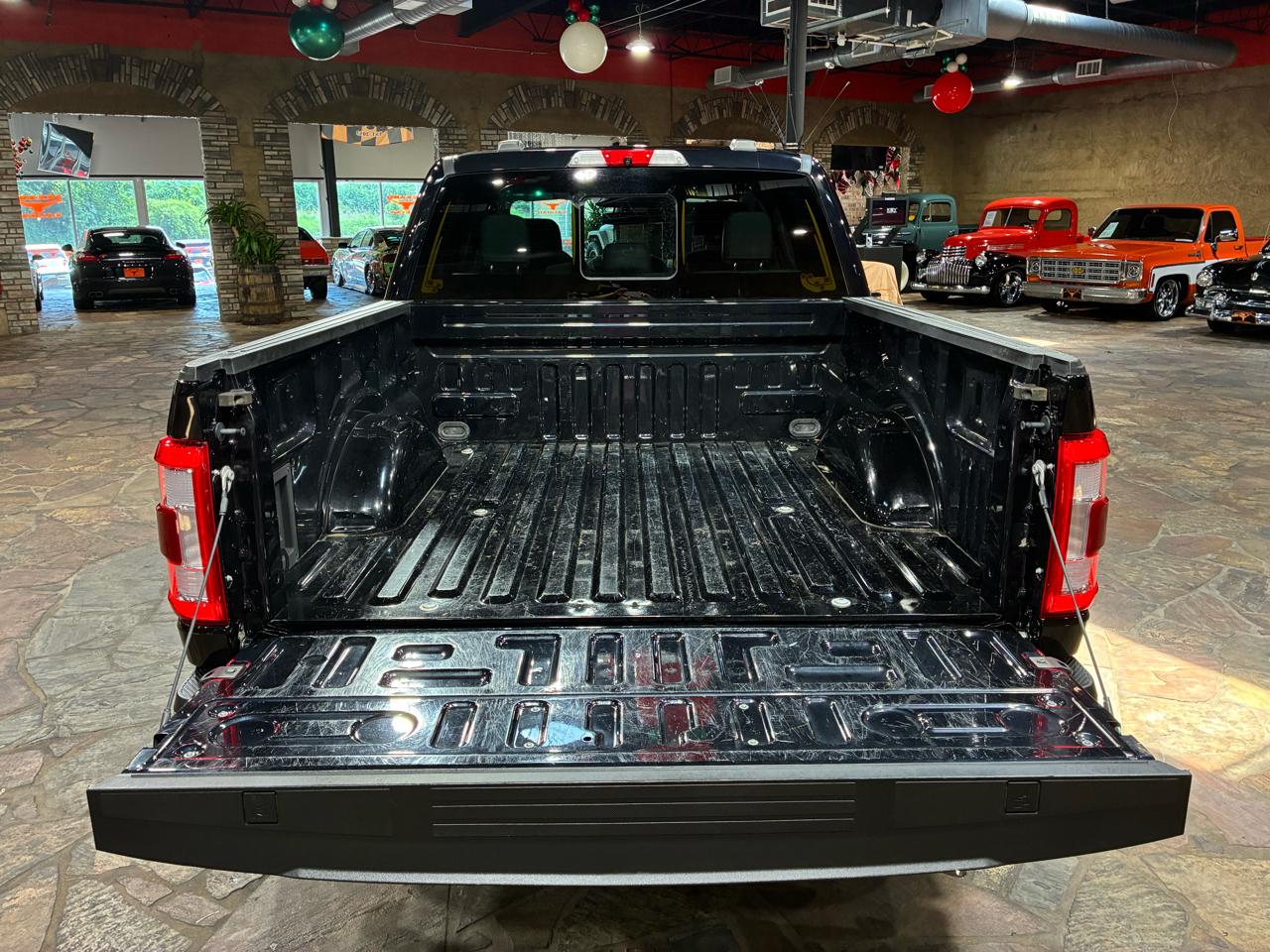 Ford F-150 2WD Supercab 133" Lariat 2022
