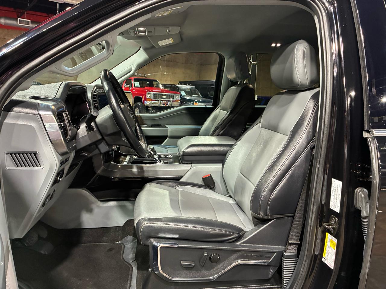 Ford F-150 2WD Supercab 133" Lariat 2022