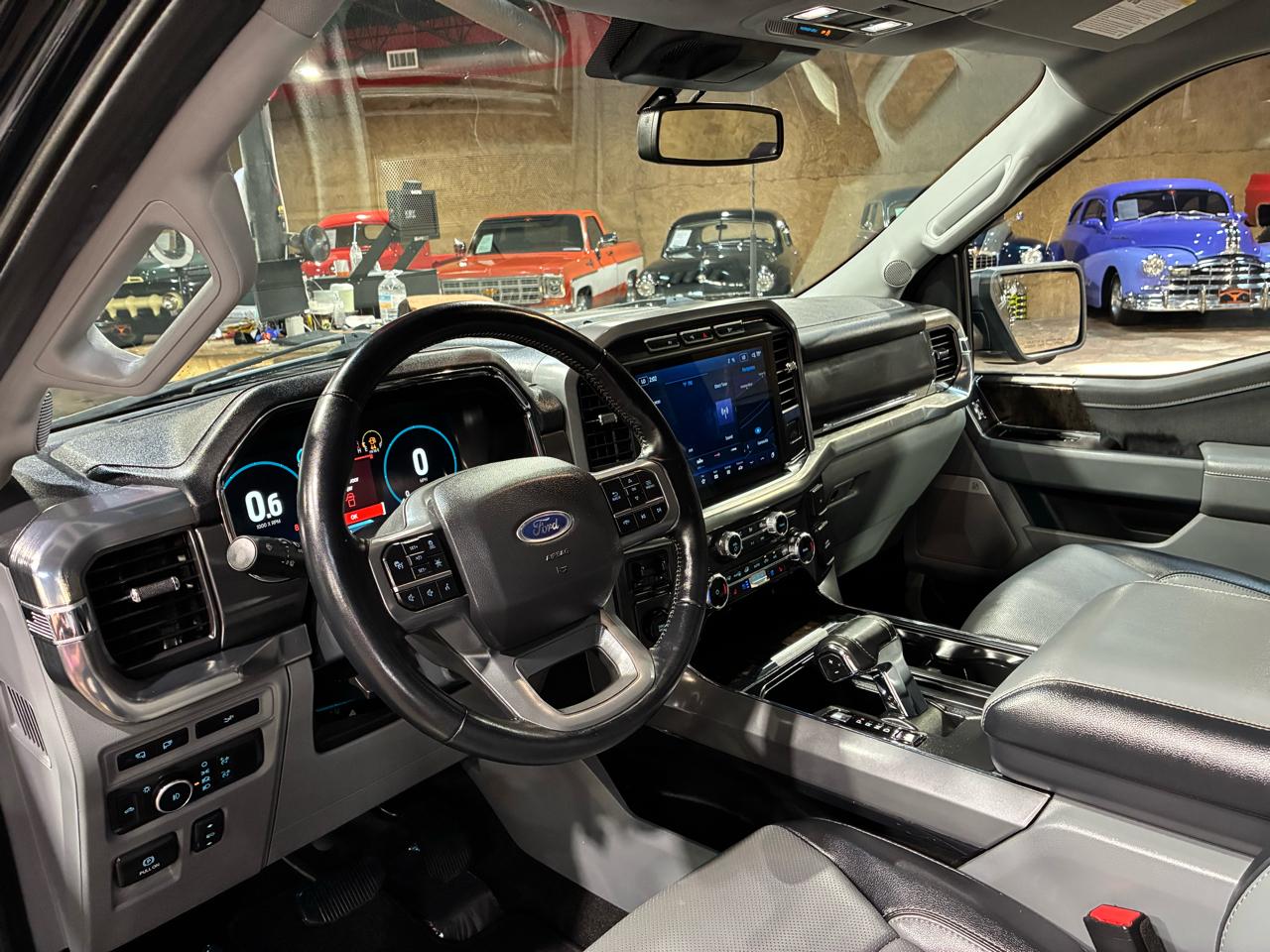 Ford F-150 2WD Supercab 133" Lariat 2022
