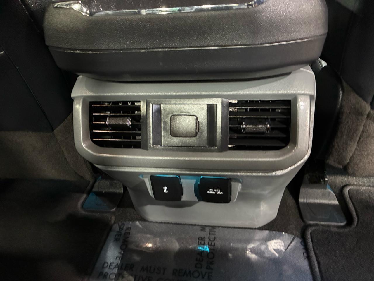 Ford F-150 2WD Supercab 133" Lariat 2022