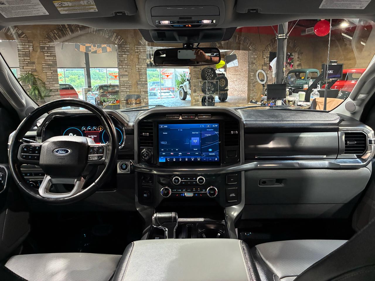 Ford F-150 2WD Supercab 133" Lariat 2022