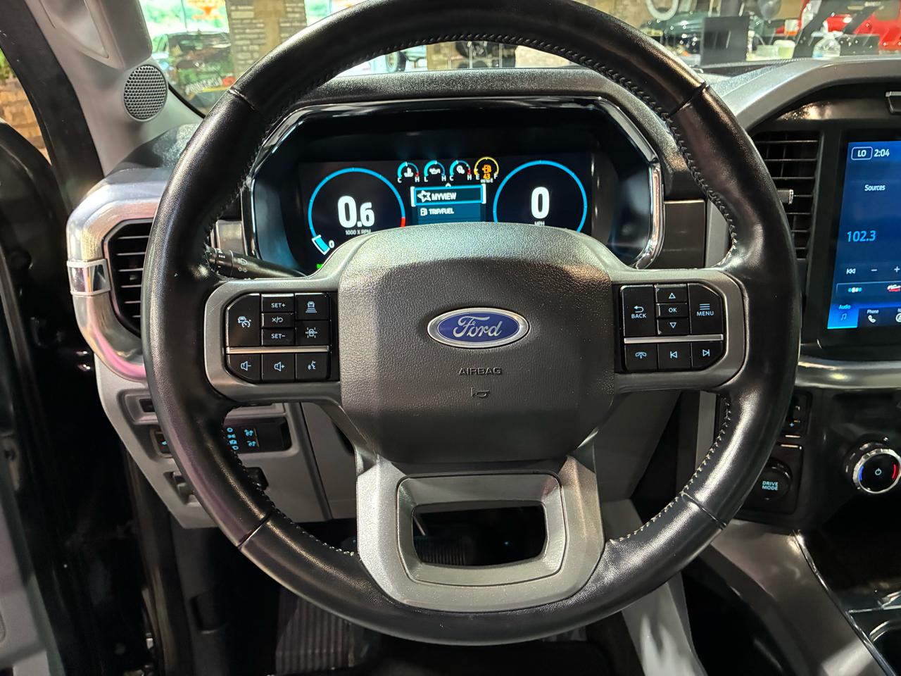 Ford F-150 2WD Supercab 133" Lariat 2022