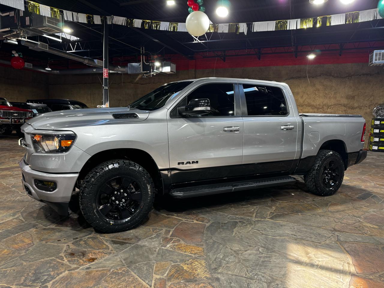 RAM 1500 Big Horn 4x4 Crew Cab 5'7" Box 2022