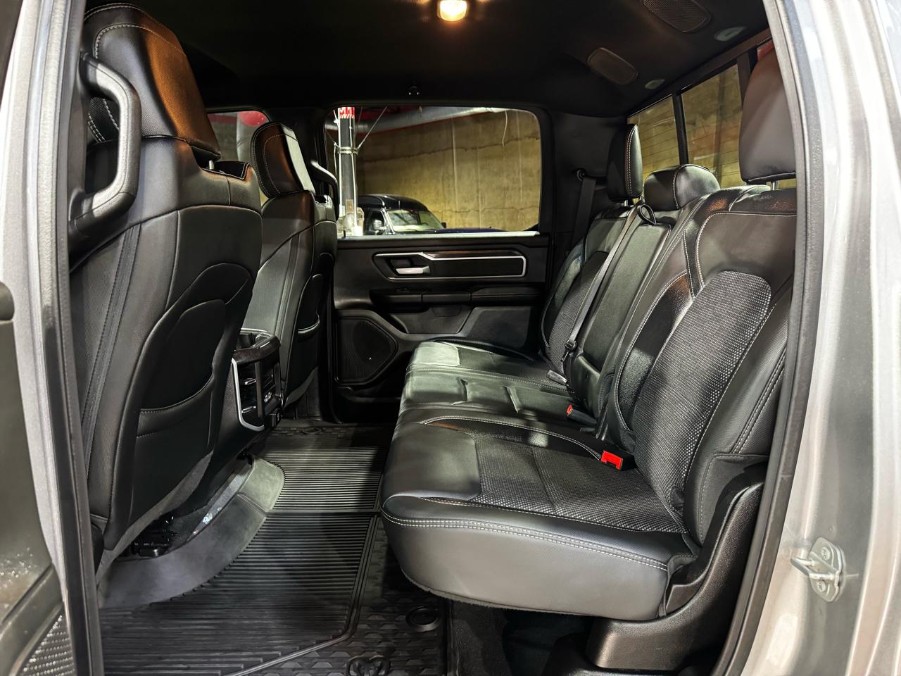 RAM 1500 Big Horn 4x4 Crew Cab 5'7" Box 2022