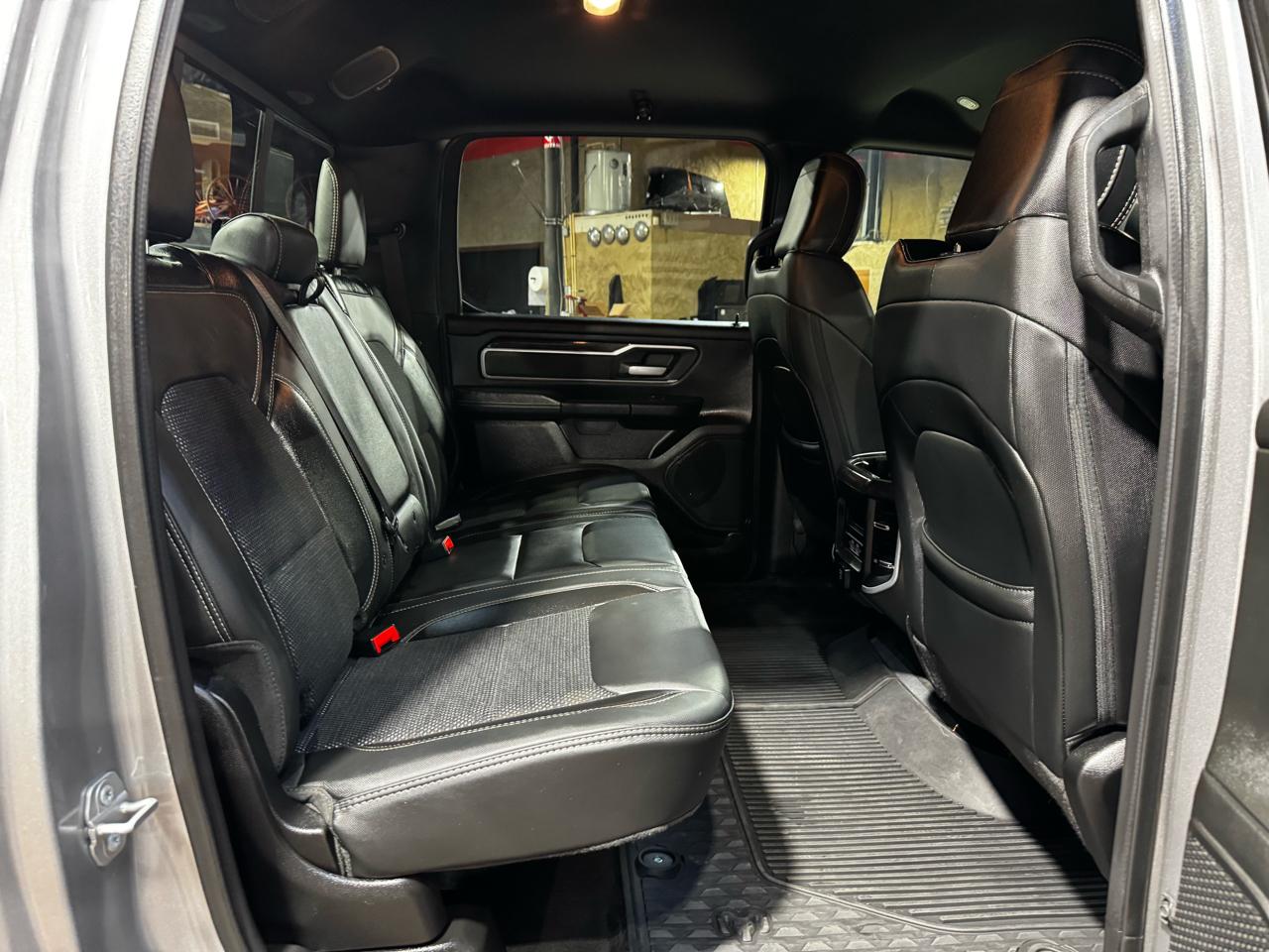 RAM 1500 Big Horn 4x4 Crew Cab 5'7" Box 2022