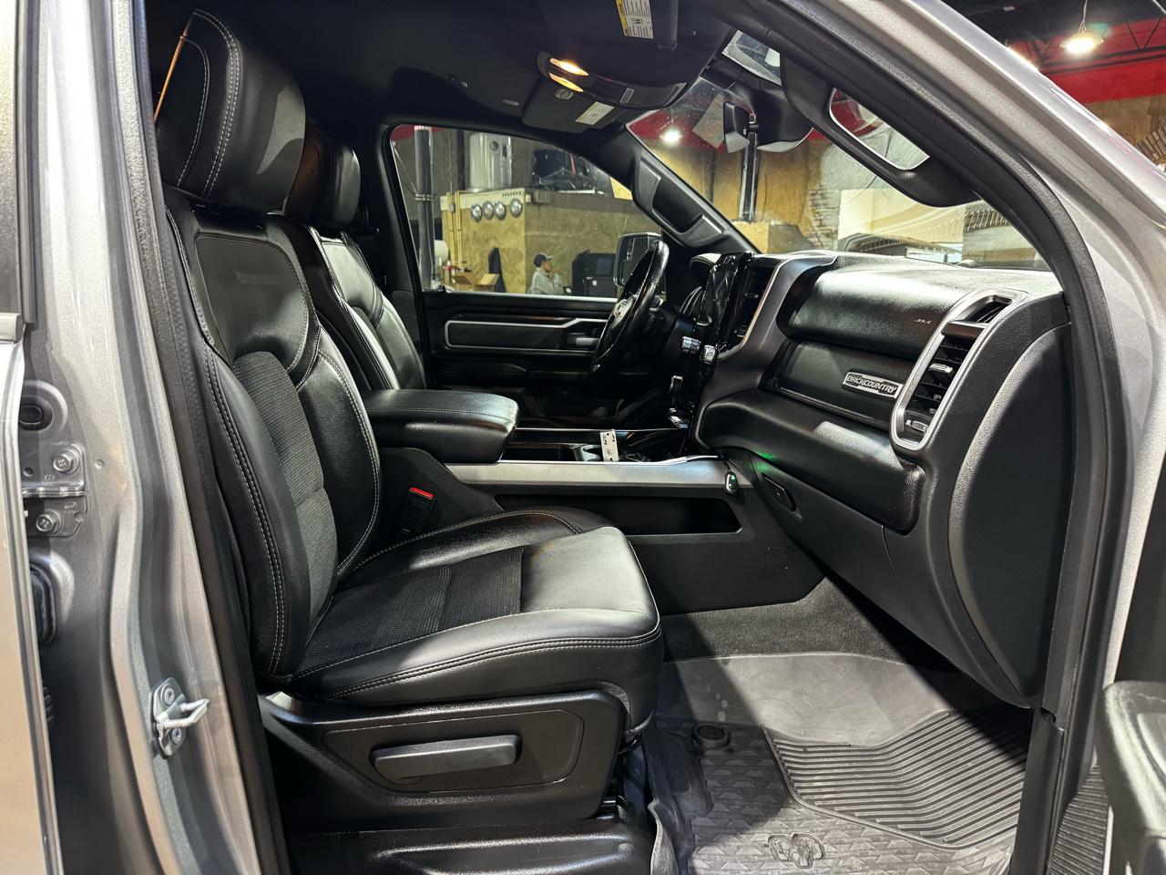 RAM 1500 Big Horn 4x4 Crew Cab 5'7" Box 2022