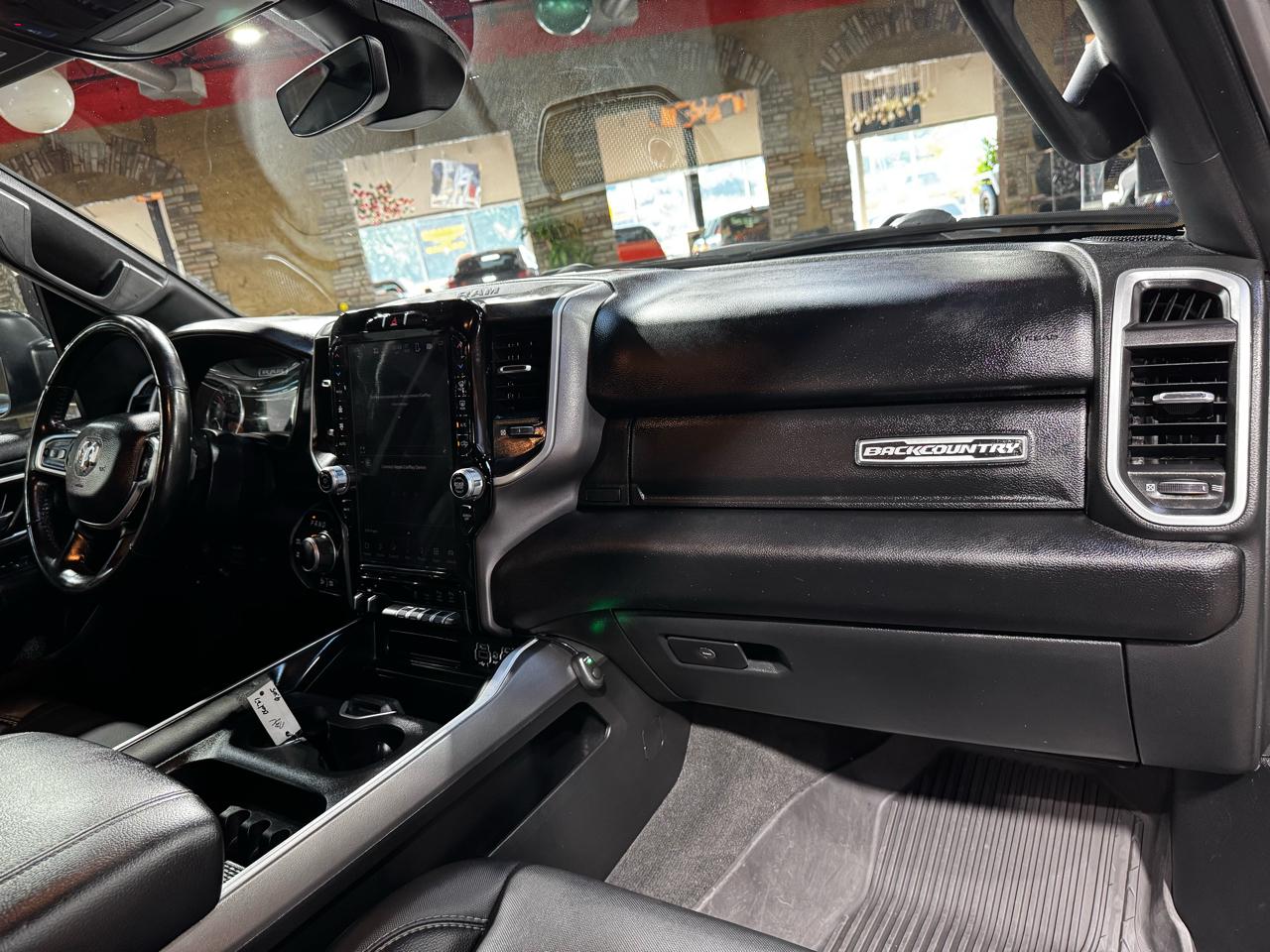 RAM 1500 Big Horn 4x4 Crew Cab 5'7" Box 2022
