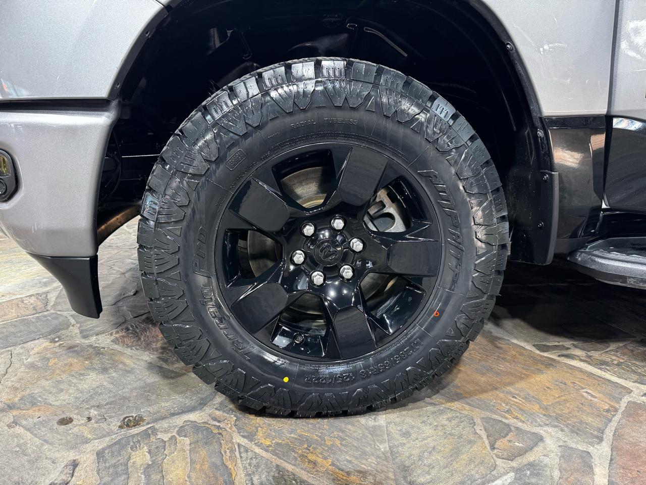 RAM 1500 Big Horn 4x4 Crew Cab 5'7" Box 2022