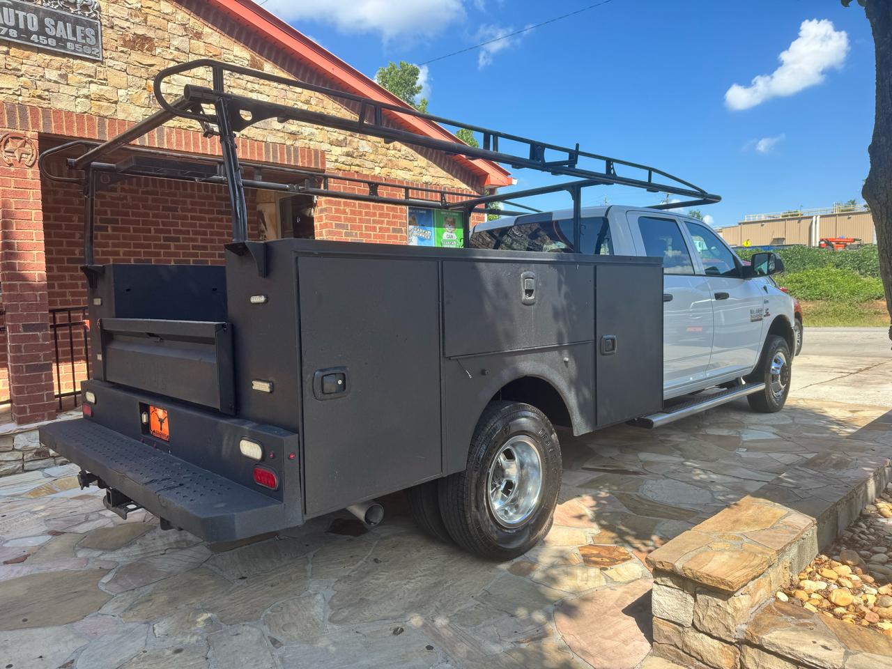 RAM 3500 2WD Crew Cab 172" WB 60" CA Tradesman 2016