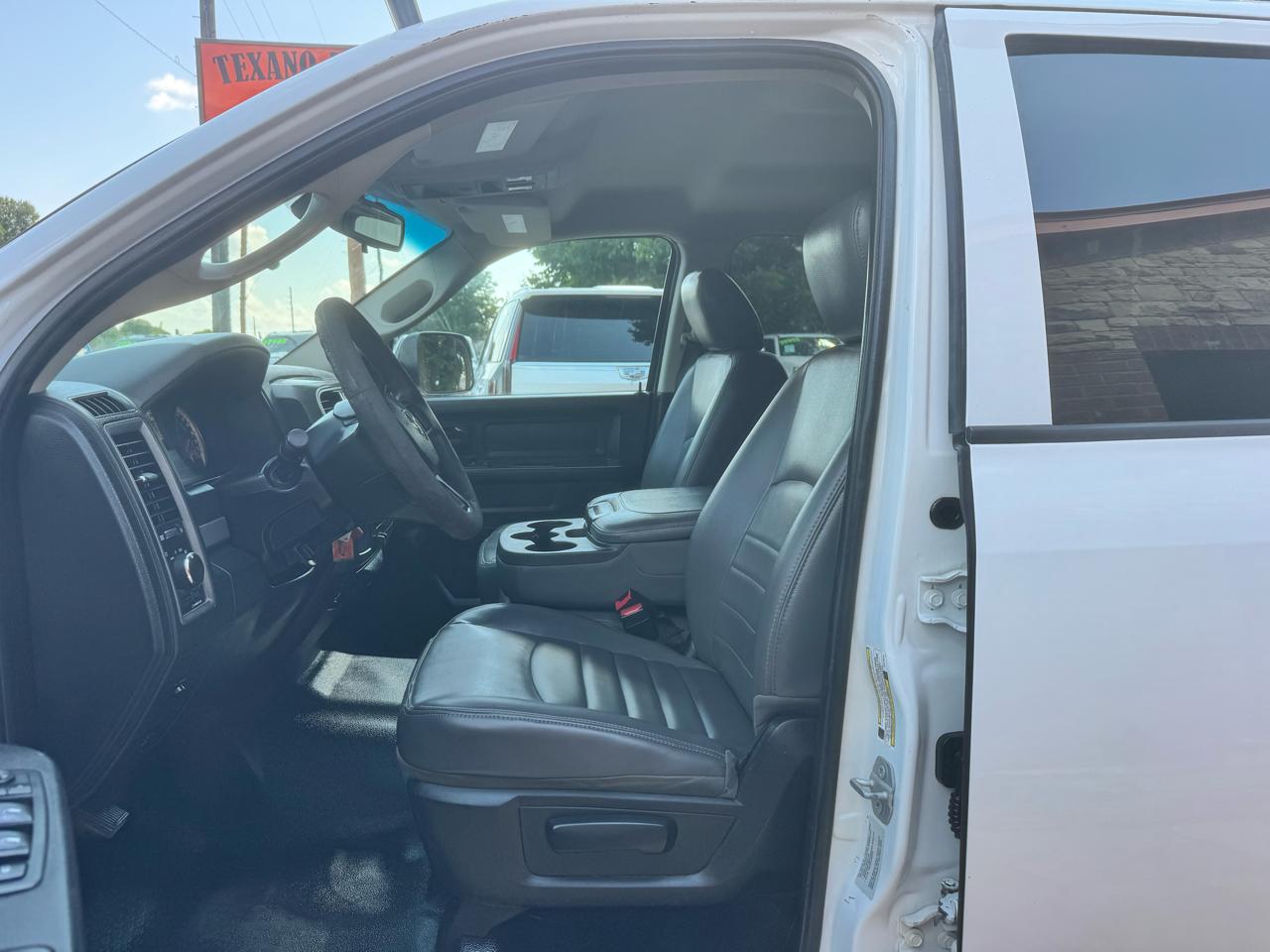 RAM 3500 2WD Crew Cab 172" WB 60" CA Tradesman 2016