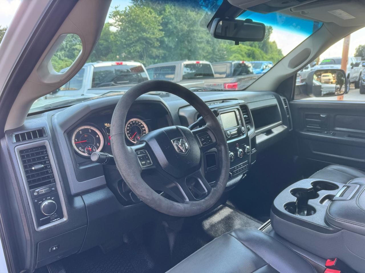 RAM 3500 2WD Crew Cab 172" WB 60" CA Tradesman 2016