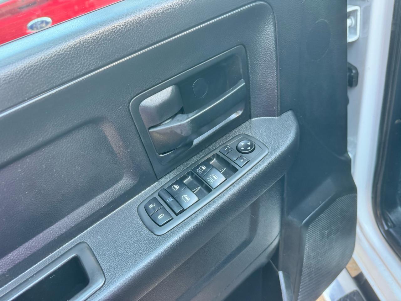 RAM 3500 2WD Crew Cab 172" WB 60" CA Tradesman 2016