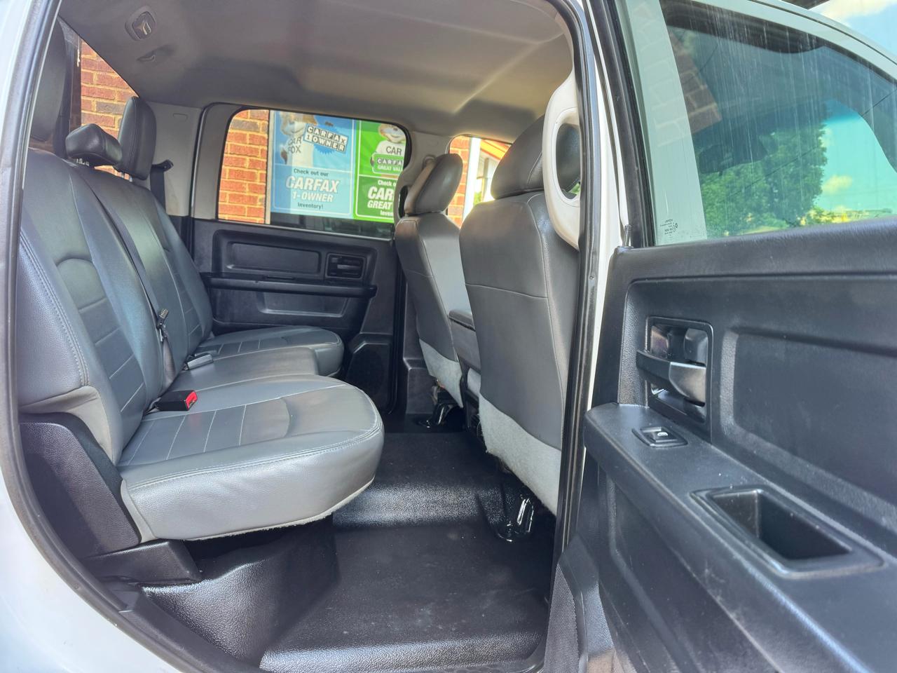 RAM 3500 2WD Crew Cab 172" WB 60" CA Tradesman 2016
