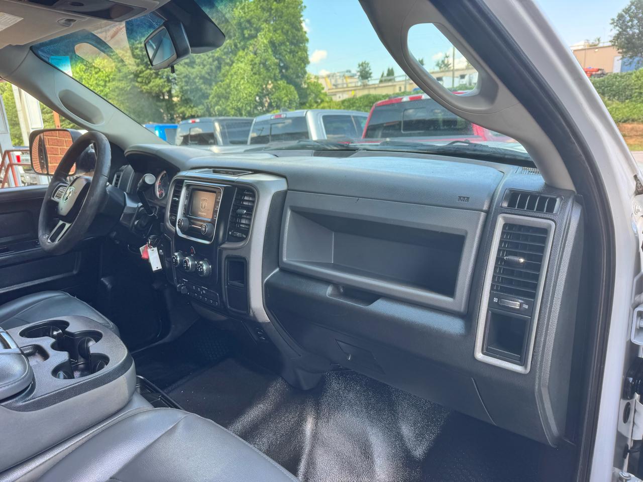 RAM 3500 2WD Crew Cab 172" WB 60" CA Tradesman 2016